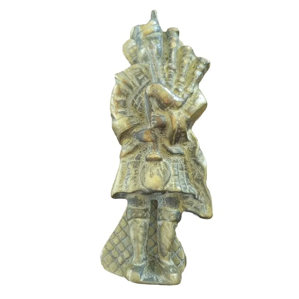 VTG Brass Relief Modeled Scottish Bagpiper Door Knocker 5.5